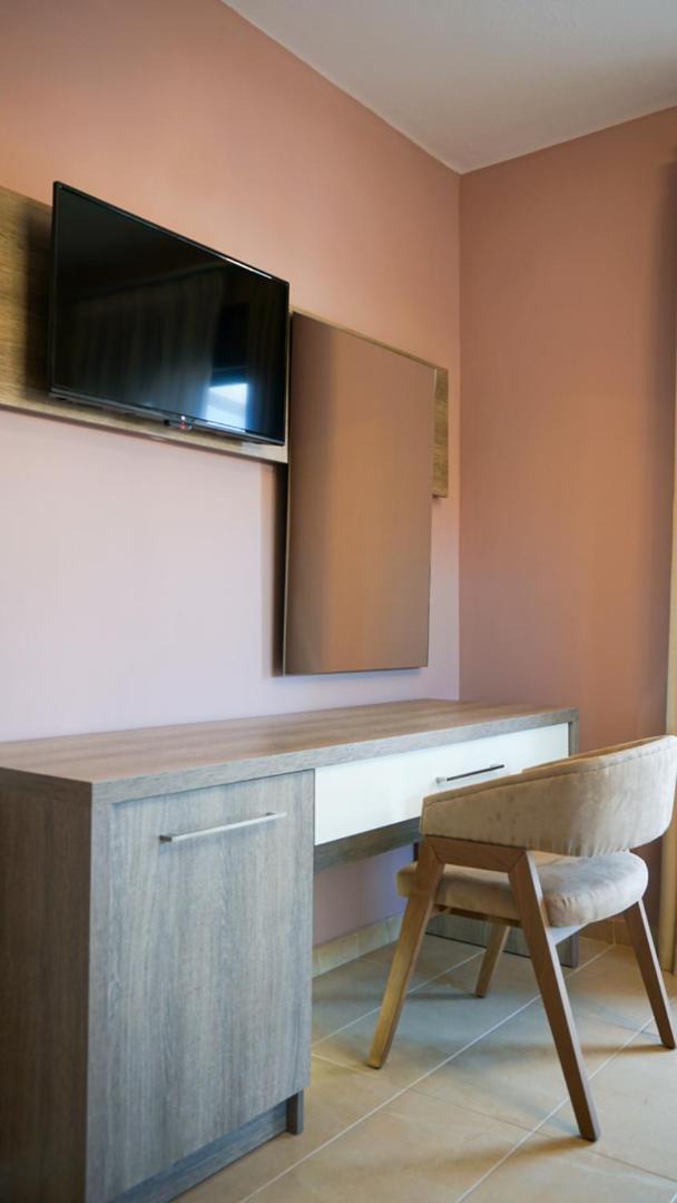 Agnes Deluxe Hotel Pefkochori Room photo